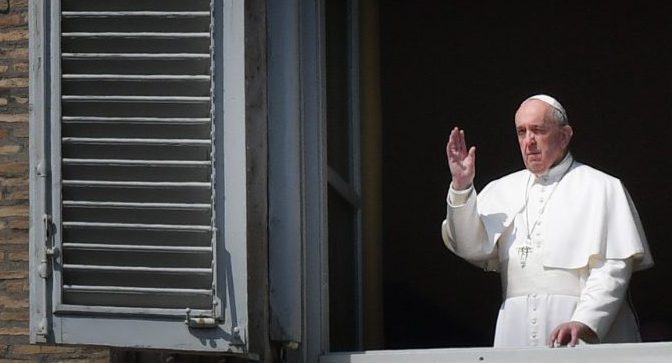 Papst Franziskus ruft zum Gebet auf